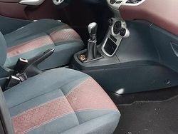 Nero Usata 2010 Ford Fiesta Due volumi | 3000 € (Molto cara)