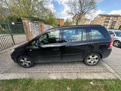 Usata 2005 Opel Zafira Monovolume | 1800 € (Buon prezzo)