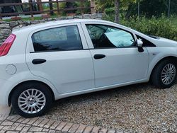 Bianco Usata 2016 Fiat Grande Punto Due volumi | 5000 €
