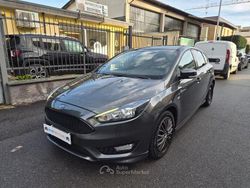 Grigio Usata 2017 Ford Focus ST-Line Tre volumi | 9900 € (Buon prezzo)