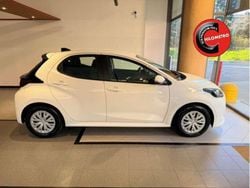 Bianco Usata 2025 Toyota Yaris Hybrid Active Tre volumi | 16.997 € (Super prezzo)