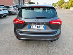 Grigio Usata 2019 Ford Focus ST-Line Station wagon | 9300 € (Buon prezzo)