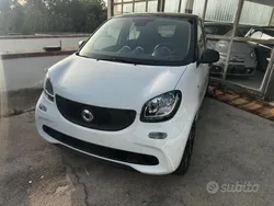 Bianco Usata 2015 Smart ForFour Tre volumi | 10.500 € (Cara)