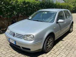 Argento Usata 2001 VW Golf IV Highline Tre volumi | 2300 € (Buon prezzo)