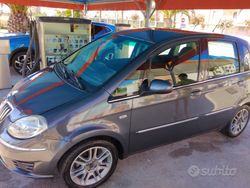 Grigio Usata 2010 Lancia Musa Monovolume | 3700 € (Buon prezzo)