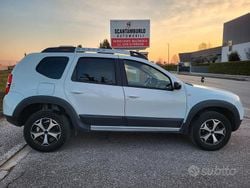 Bianco Usata 2017 Dacia Duster Lauréate SUV | 9900 € (Buon prezzo)