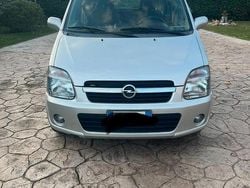 Argento Usata 2004 Opel Agila Cosmo Due volumi | 2000 € (Buon prezzo)
