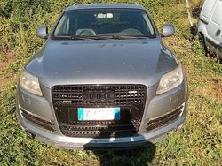 Usata 2006 Audi Q7 SUV | 2500 € (Ottimo prezzo)