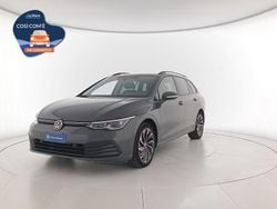 Dolphin grey metallizzato Usata 2022 VW Golf VIII Life Station wagon | 20.000 € (Buon prezzo)