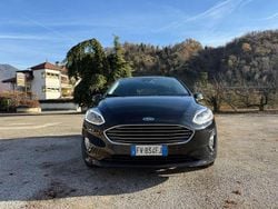 Nero Usata 2019 Ford Fiesta Vignale Tre volumi | 10.900 € (Buon prezzo)