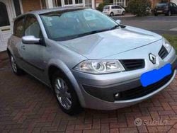Grigio Usata 2007 Renault Mégane II Tre volumi | 1799 € (Buon prezzo)