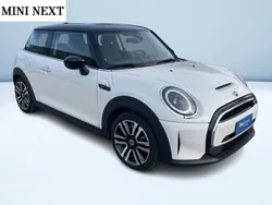 Bianco pastello Usata 2023 Mini Cooper SE Classic Due volumi | 21.900 € (Buon prezzo)