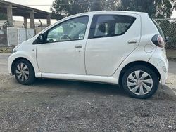 Bianco Usata 2014 Toyota Aygo Due volumi | 5300 € (Buon prezzo)
