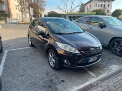 Usata 2010 Ford Fiesta Tre volumi | 3500 € (Ottimo prezzo)