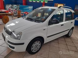 Bianco Usata 2011 Fiat Panda Emotion Tre volumi | 4300 € (Buon prezzo)