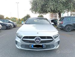 Grigio Usata 2019 Mercedes A180 Tre volumi | 19.000 € (Buon prezzo)