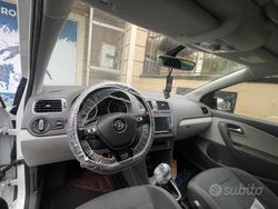 Bianco Usata 2014 VW Polo Tre volumi | 7300 € (Buon prezzo)