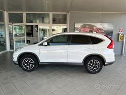 Bianco(met.) Usata 2017 Honda CR-V Elegance Plus SUV | 17.500 € (Molto cara)