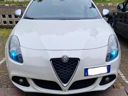 Bianco Usata 2011 Alfa Romeo Giulietta Due volumi | 5000 € (Buon prezzo)