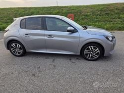 Grigio Usata 2021 Peugeot 208 Allure Due volumi | 11.500 € (Ottimo prezzo)
