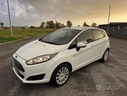 Bianco Usata 2014 Ford Fiesta Titanium Tre volumi | 3300 € (Ottimo prezzo)