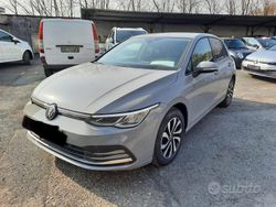 Grigio Usata 2021 VW Golf VIII Style Tre volumi | 20.000 € (Buon prezzo)