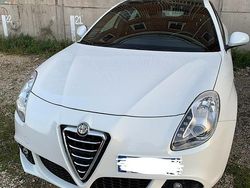 Bianco Usata 2011 Alfa Romeo Giulietta Tre volumi | 6000 € (Buon prezzo)