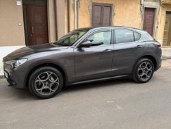 Grigio Usata 2017 Alfa Romeo Stelvio Executive SUV | 18.999 € (Buon prezzo)