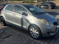 Usata 2006 Toyota Yaris Due volumi | 3000 € (Buon prezzo)