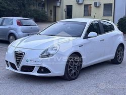 Bianco Usata 2013 Alfa Romeo Giulietta Distinctive Due volumi | 5500 € (Ottimo prezzo)