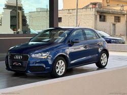 Blu Usata 2013 Audi A1 Ambition Tre volumi | 9800 € (Buon prezzo)