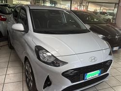 Grigio Usata 2024 Hyundai i10 Due volumi | 13.690 € (Buon prezzo)
