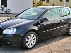 Usata 2004 VW Golf IV Tre volumi | 2990 € (Molto cara)