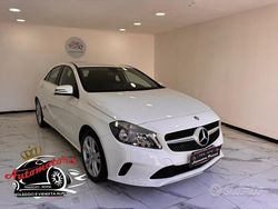 Bianco Usata 2017 Mercedes A180 Tre volumi | 14.900 € (Buon prezzo)