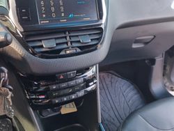 Grigio Usata 2018 Peugeot 2008 SUV | 11.000 € (Ottimo prezzo)