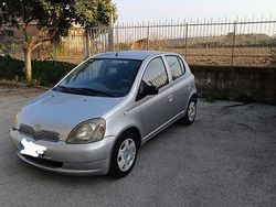 Grigio Usata 2002 Toyota Yaris Due volumi | 1500 €