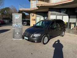 Grigio Usata 2006 Chrysler Voyager Limited Monovolume | 2200 € (Super prezzo)