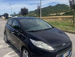 Usata 2011 Ford Fiesta Titanium Due volumi | 5800 € (Cara)