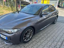 Grigio Usata 2017 Alfa Romeo Giulia Business Tre volumi | 14.000 € (Super prezzo)