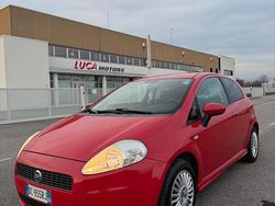 Rosso Usata 2007 Fiat Grande Punto Active Due volumi | 2200 € (Buon prezzo)