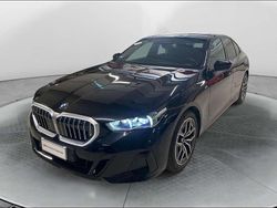 Black sapphire metallizzato Usata 2024 BMW 520 M Sport Tre volumi | 53.700 € (Buon prezzo)