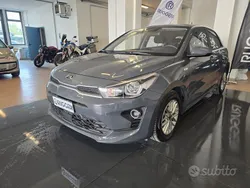 Grigio scuro Usata 2021 Kia Rio Style Tre volumi | 16.900 € (Buon prezzo)