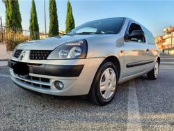 Grigio Usata 2002 Renault Clio II Due volumi | 1800 € (Molto cara)