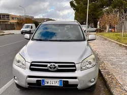 Usata 2009 Toyota RAV4 SUV | 9000 € (Buon prezzo)