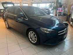 Blu/azzurro Usata 2020 Mercedes B180 Monovolume | 22.900 € (Buon prezzo)