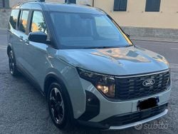 Verde Usata 2024 Ford Tourneo Courier Monovolume | 20.000 € (Buon prezzo)