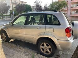 Grigio Usata 2001 Toyota RAV4 Station wagon | 2000 € (Buon prezzo)