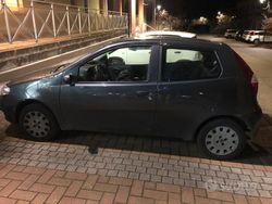 Grigio Usata 2009 Fiat Punto Due volumi | 1500 € (Ottimo prezzo)