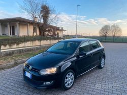 Nero Usata 2011 VW Polo Comfortline Tre volumi | 2500 € (Super prezzo)