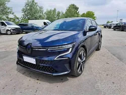 Blu scuro metallizzato Usata 2023 Renault Mégane SUV | 24.900 € (Super prezzo)